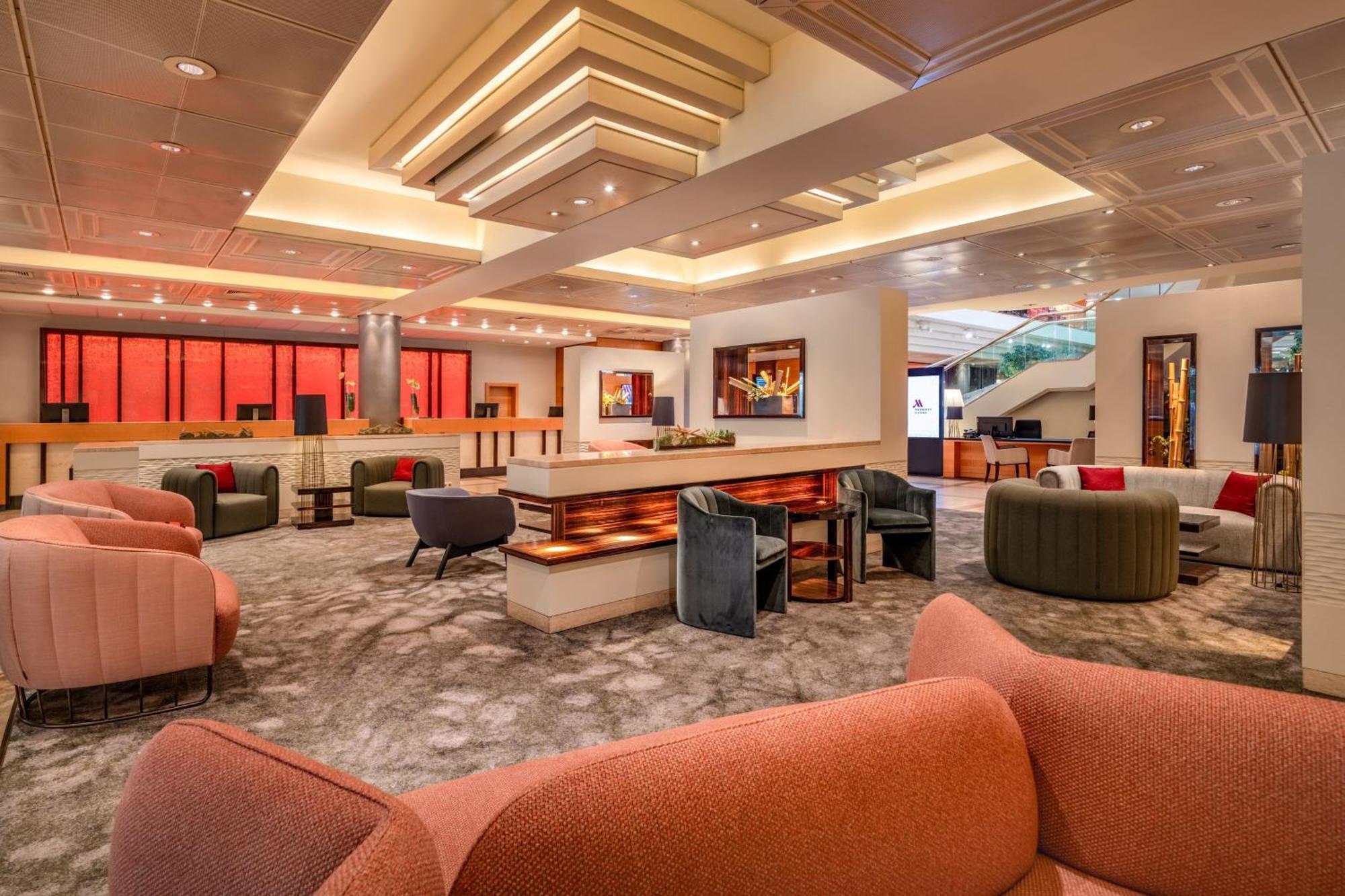 Vienna Marriott Hotel Eksteriør bilde The lounge at the airport